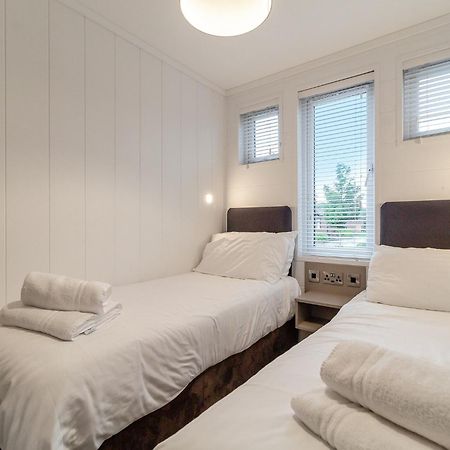 Norfolk Woods Resort And Spa Narborough  Εξωτερικό φωτογραφία