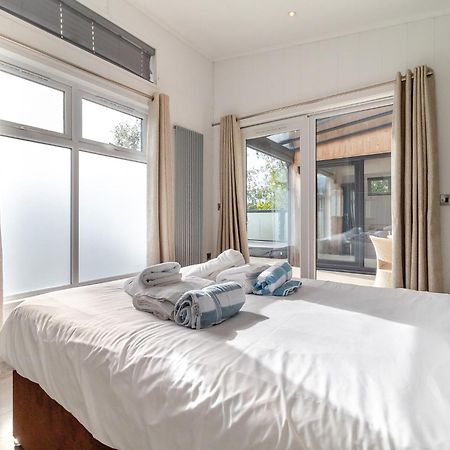 Norfolk Woods Resort And Spa Narborough  Εξωτερικό φωτογραφία