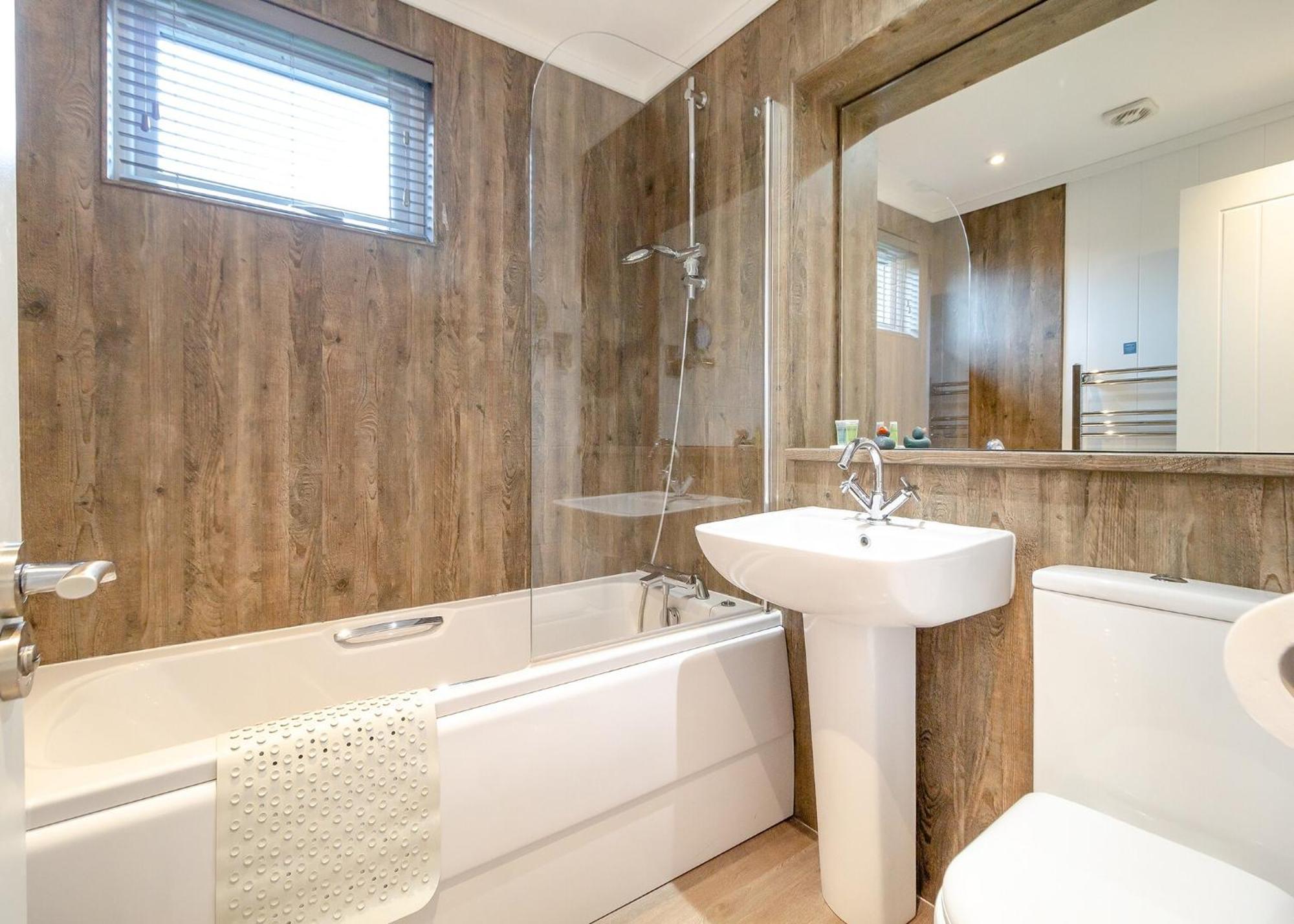Norfolk Woods Resort And Spa Narborough  Δωμάτιο φωτογραφία