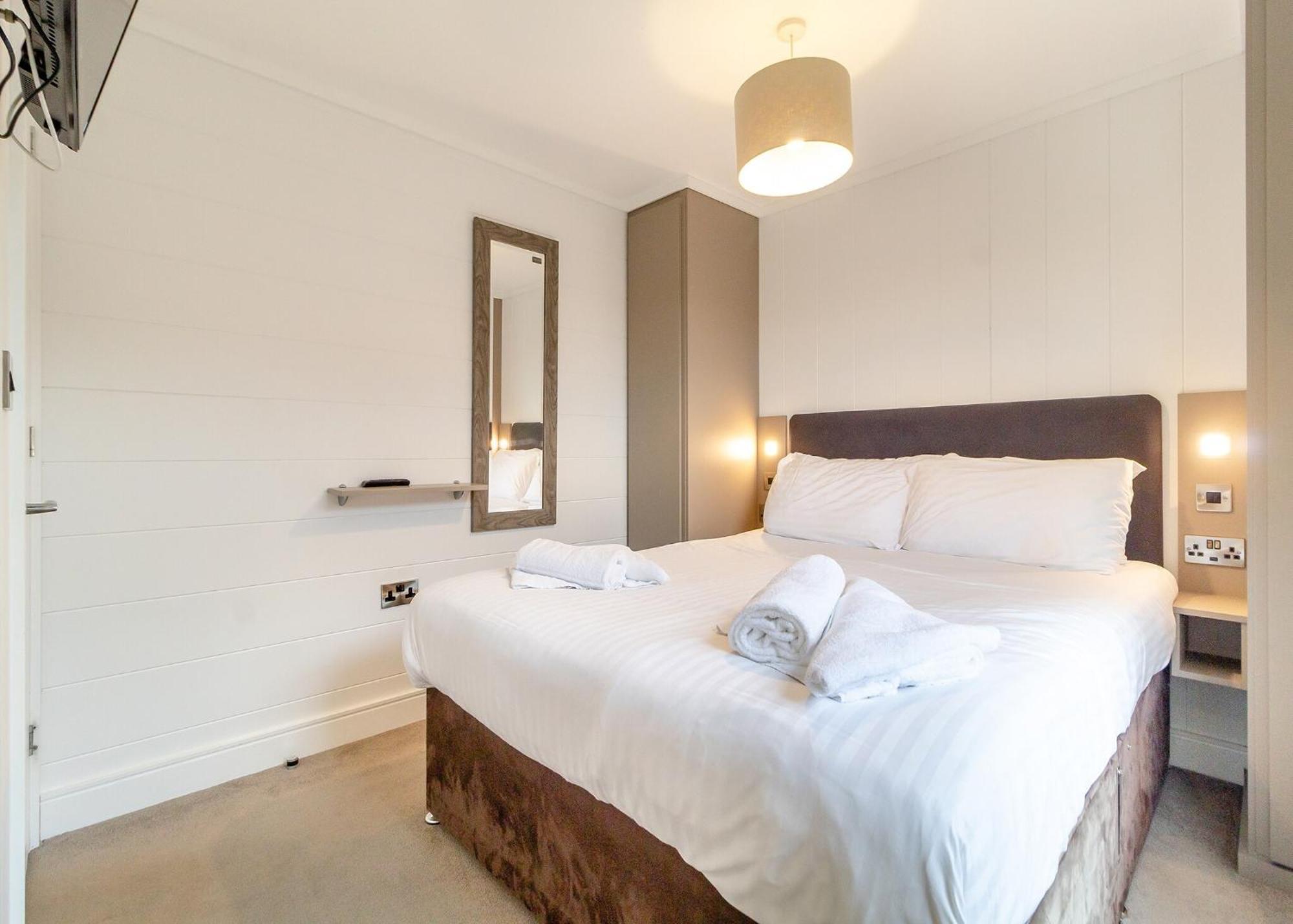 Norfolk Woods Resort And Spa Narborough  Δωμάτιο φωτογραφία