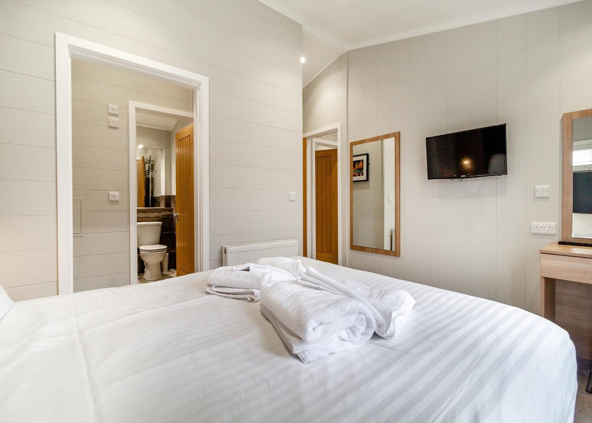 Norfolk Woods Resort And Spa Narborough  Εξωτερικό φωτογραφία