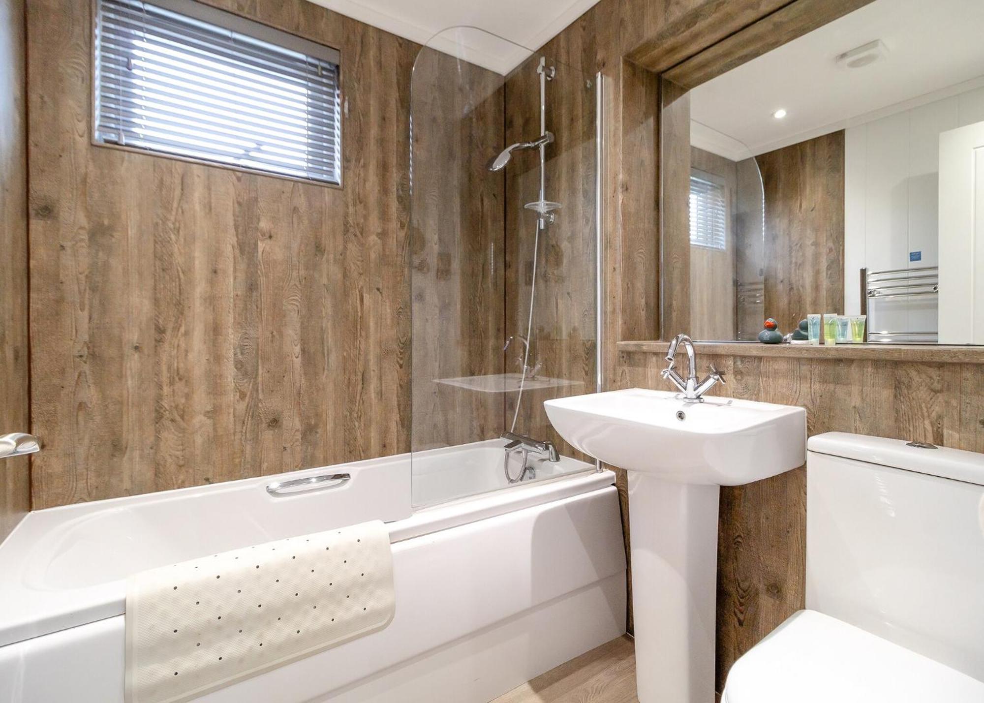 Norfolk Woods Resort And Spa Narborough  Εξωτερικό φωτογραφία
